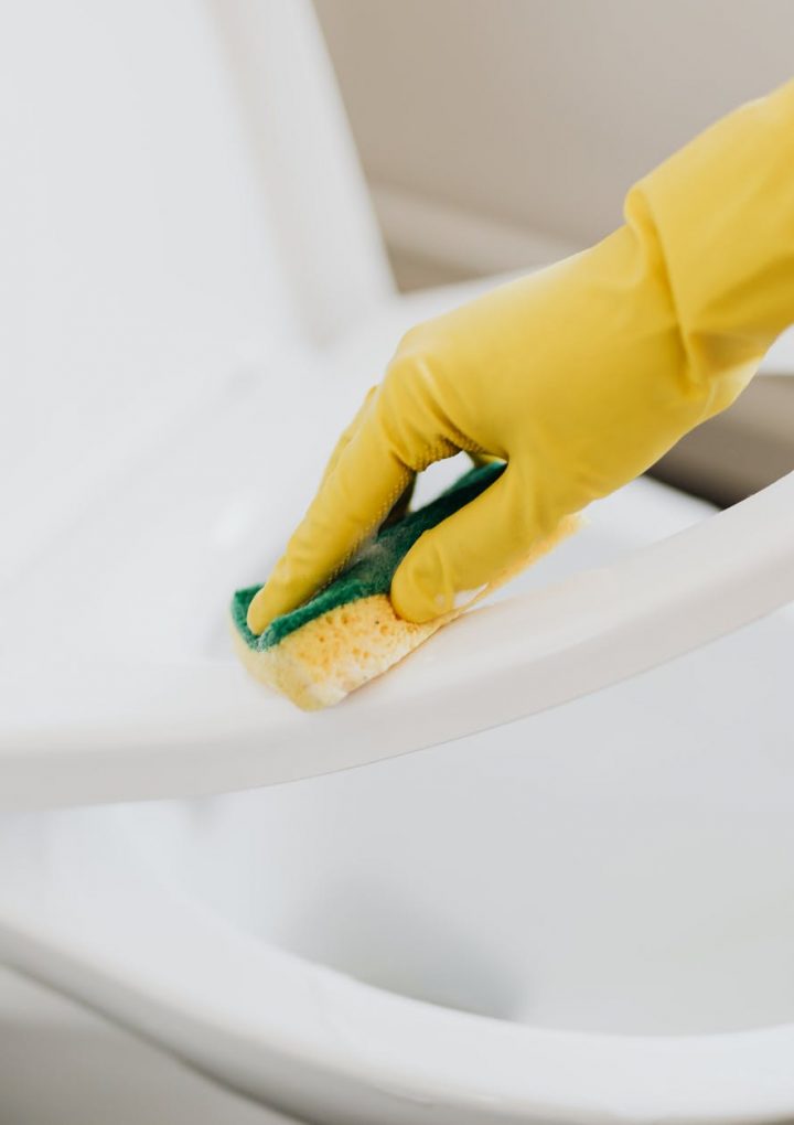 4 reasons why you should invest in a cleaning company