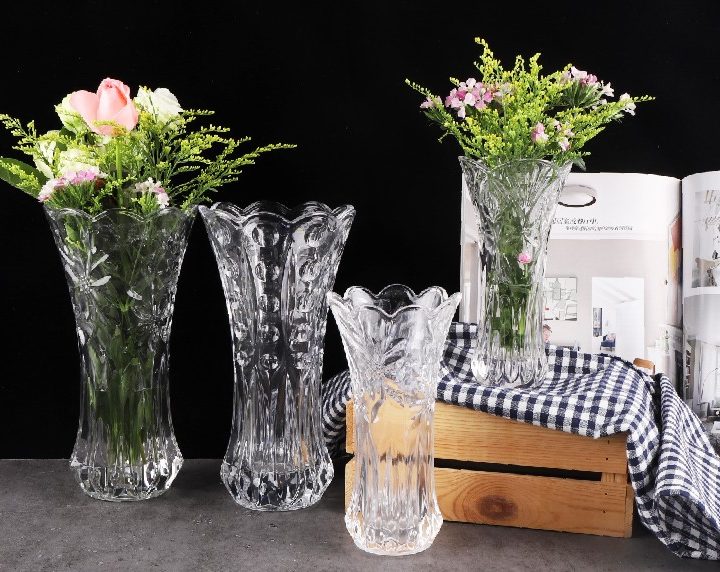 How Do You Choose Glass Vases Wholesale?